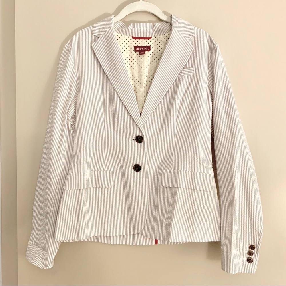 ✨NWOT Gray & White Stripe Blazer✨
